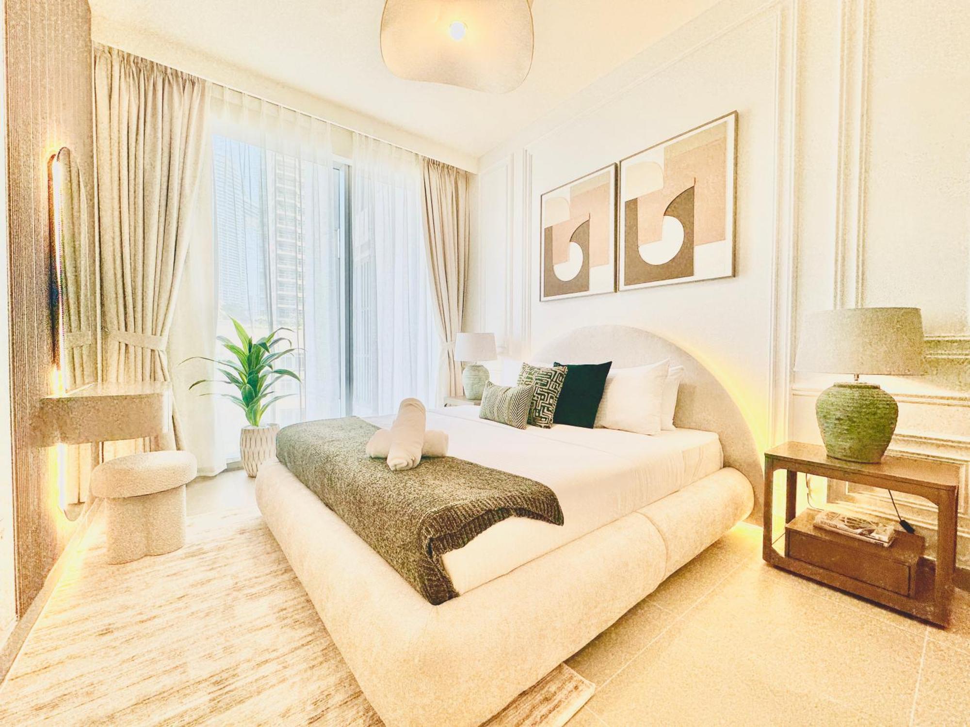 Venduras Homes - Tower, Downtown Dubai, Burj Views Apartment *