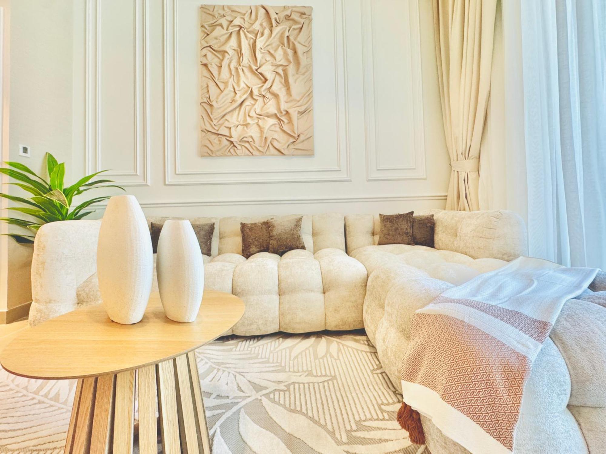 Apartment Venduras Homes - Tower, Downtown Dubai, Burj Views *