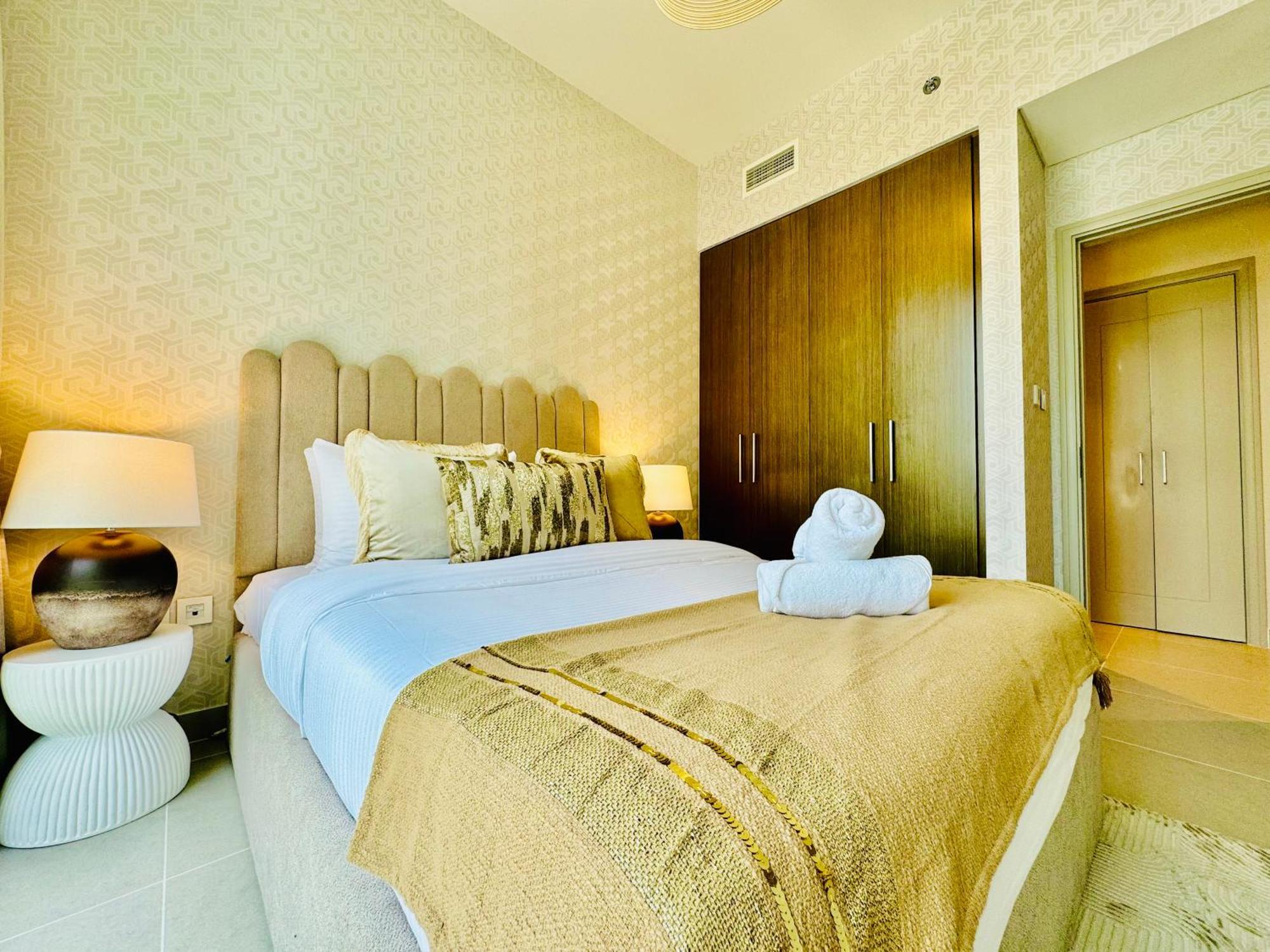 Venduras Homes - Tower, Downtown Dubai, Burj Views Apartment Dubai