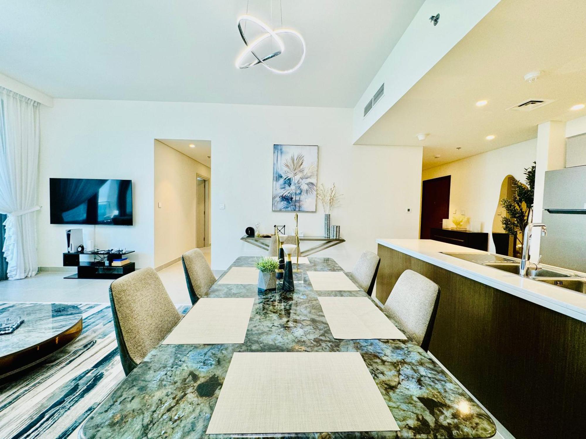 Venduras Homes - Tower, Downtown Dubai, Burj Views Apartment *